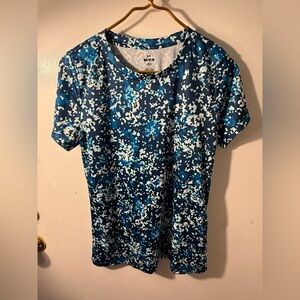 Women’s Under Armor Blue Pixelated Patterned T-Shirt Size M